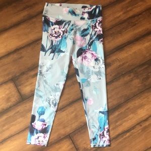 Fabletics capris